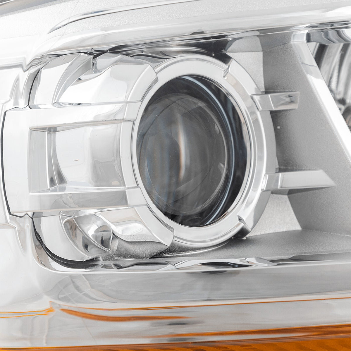 Halogen projector headlight reflector close-up for 2015-2017 Ford Expedition