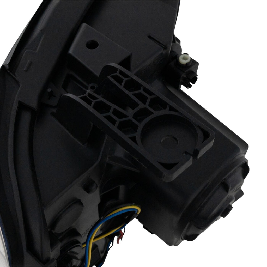 Halogen projector headlight adjuster close-up for 2014-2015 GMC Sierra 1500