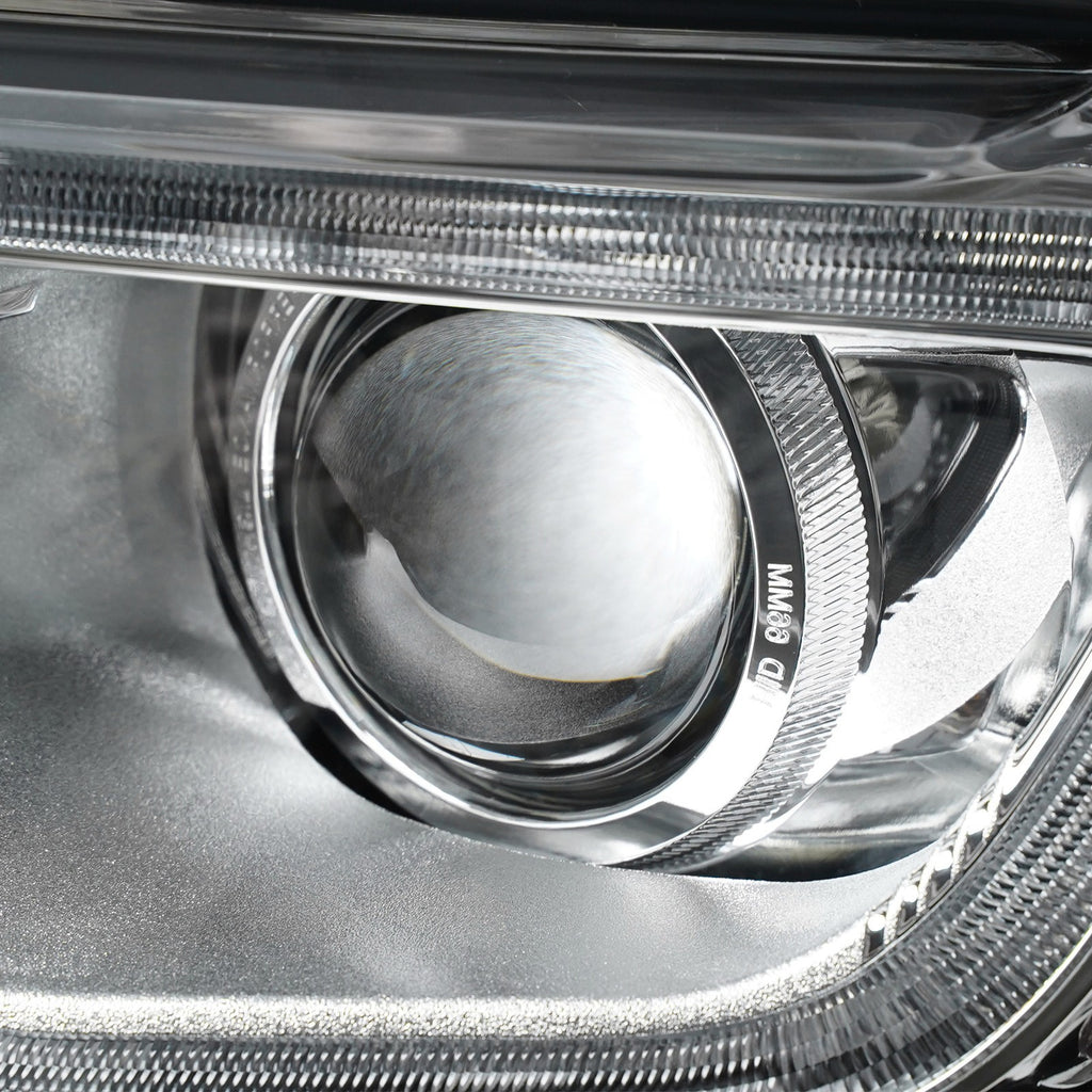 Hid headlight reflector close-up for 2014-2016 Jeep Grand Cherokee