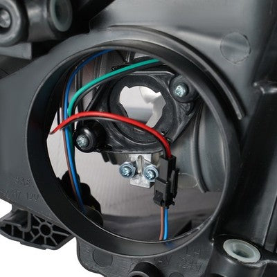Black Halogen headlight lens and housing detail for 2015-2018 Ford Focus (view 12)
