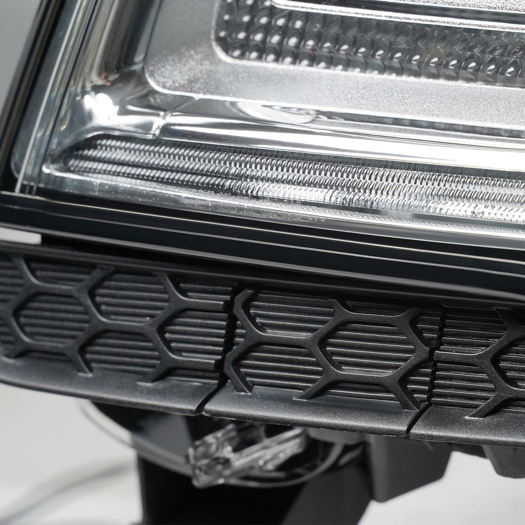 Hid headlight back housing close-up for 2014-2016 Jeep Grand Cherokee