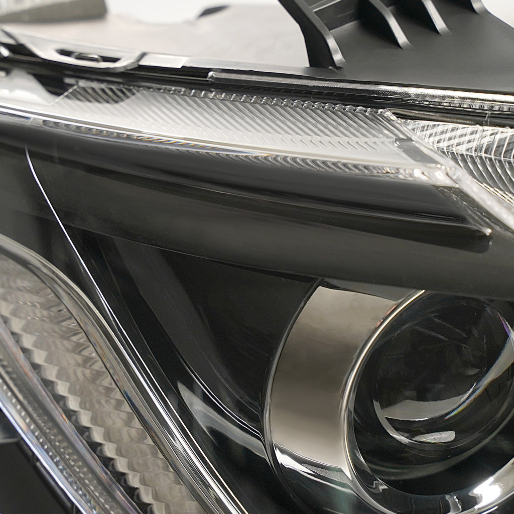 Black HID Projector headlight lens and housing detail for 2017-2020 Chrysler Pacifica (view 12)