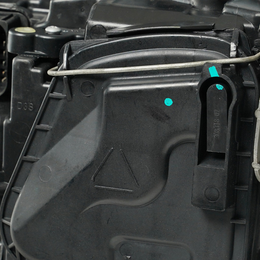 Hid headlight back housing close-up for 2013-2017 Audi Q5