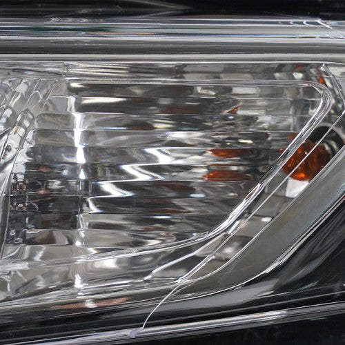 Hid headlight inner detail close-up for 2010-2019 Lincoln MKT