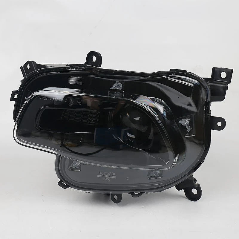 Hid headlight back housing close-up for 2014-2018 Jeep Cherokee