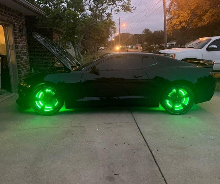 LED Wheel Lights Kit White with Turn Signal and 8 White Rock Lights Lighting